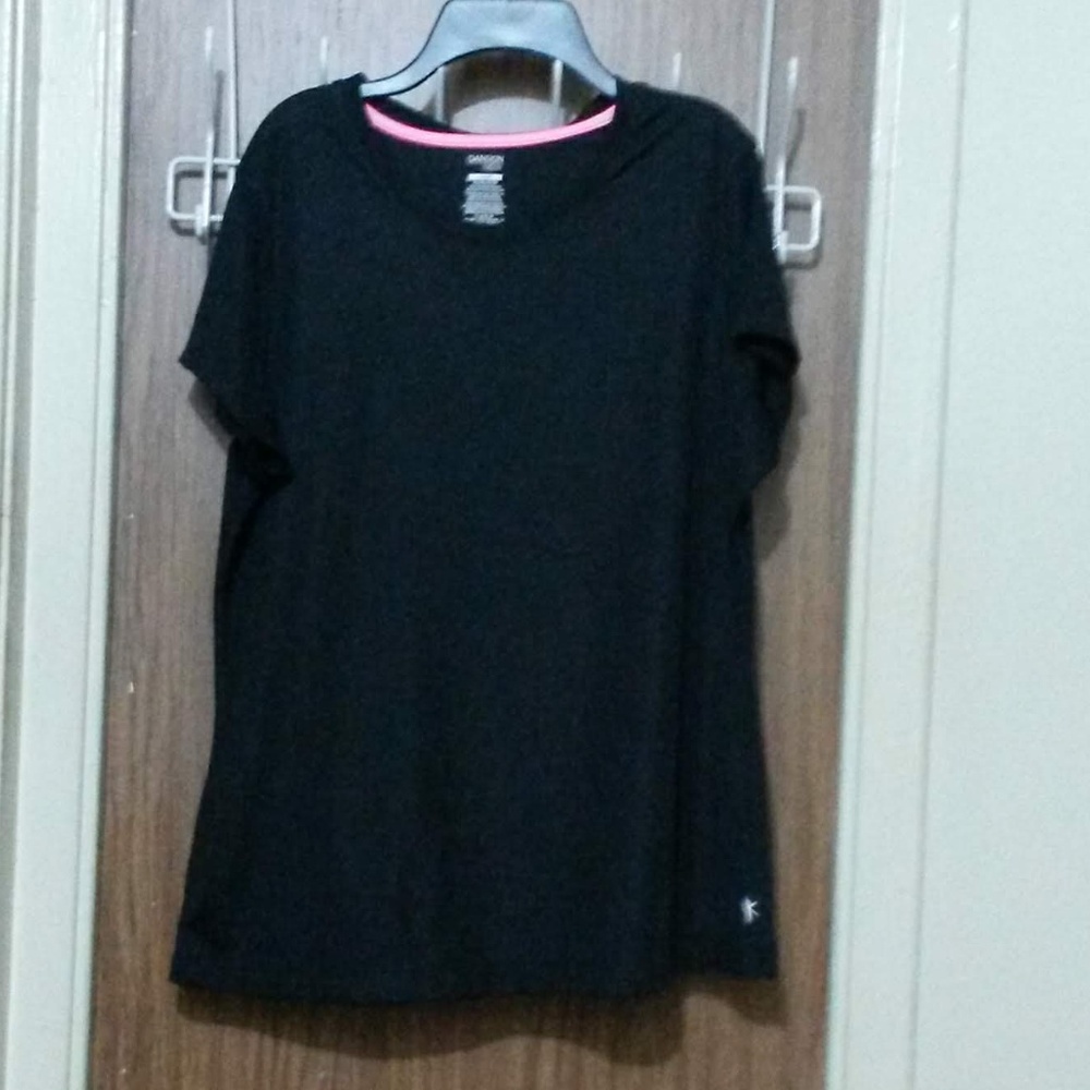 Danskin Now Lightweight Top